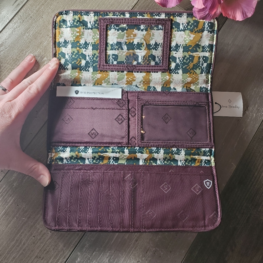 NWT Vera Bradley Heirloom Paisley Quilted RFID Trifold Wallet MSRP $48.00 - Picture 3 of 14